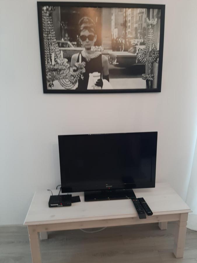 Hollywood Apartament Kosciuszki Lodz  Luaran gambar